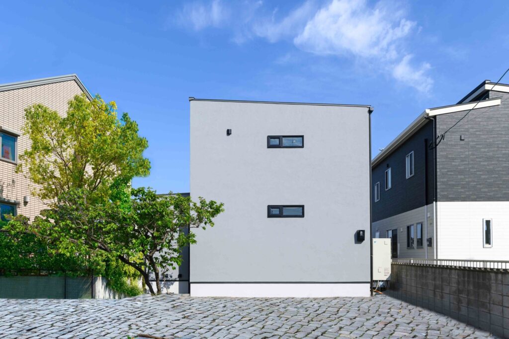 中津市の二階建て住宅