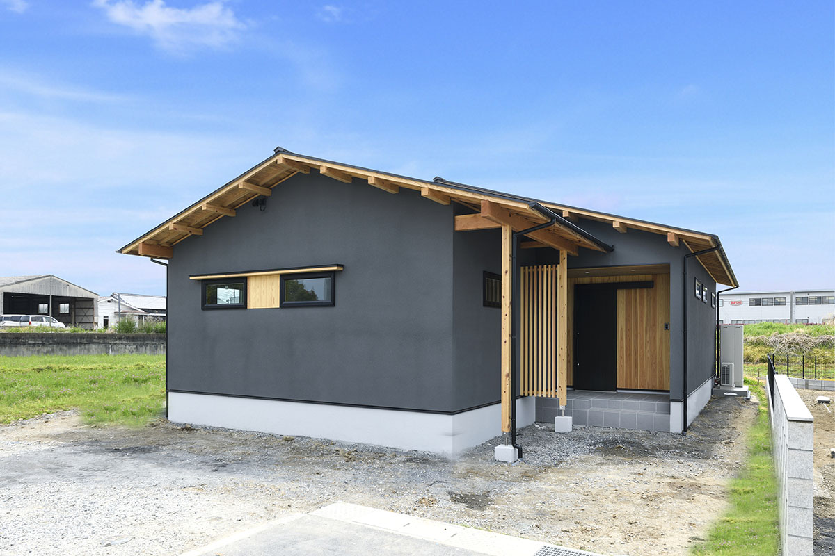 子育て夫婦を助ける家事時短の平屋